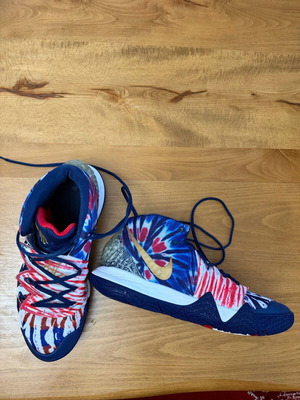 Nike Kyrie πολύχρωμα αθλητικά σαν καινούργια, μέγεθος 44