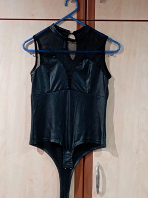 Γυναικείο κορμάκι Benissimo μαύρο σαν καινούργιο, δερμάτινη όψη με διαφάνεια