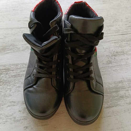 Women's boots like new, black with red, size 38