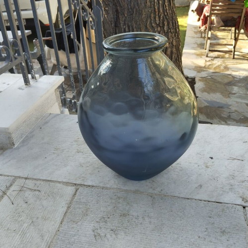 Blue glass vase like new