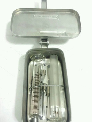 Σύριγγα γυάλινη vintage Super Eva Class με 3 βελόνες και θήκη αλουμινίου καινούργια