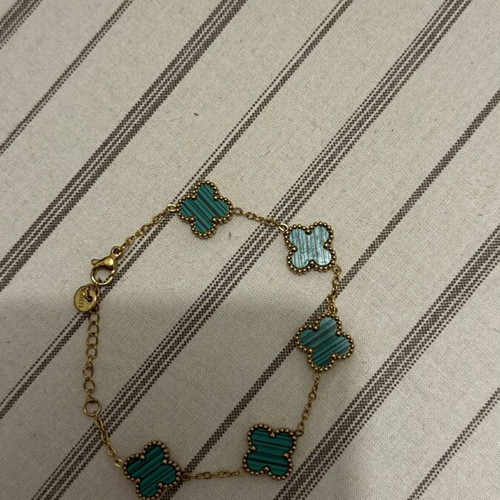 Jewelry set like new, 1 necklace and 2 bracelets with Palestine colors