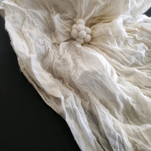 Coquette Sisley scarf ecru like new with shirred details
