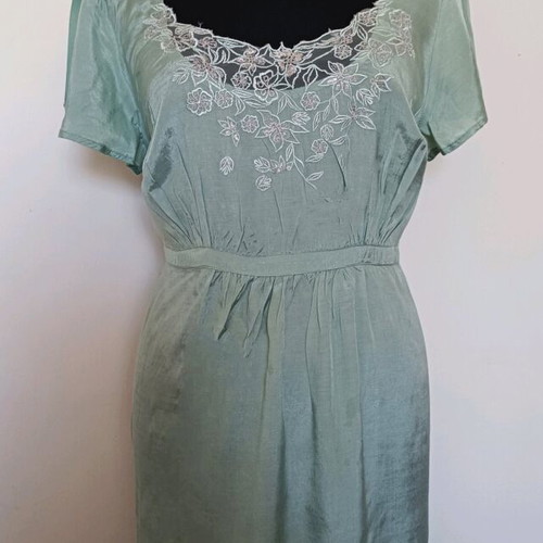 Satin dress size M like new