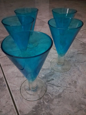 Glasses like new, set of 5, for cocktails and bowls