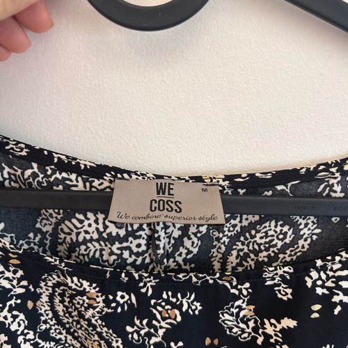 Everyday dress like new, medium size, black with gold details