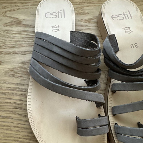 Khaki sandals like new, size 39, strappy style