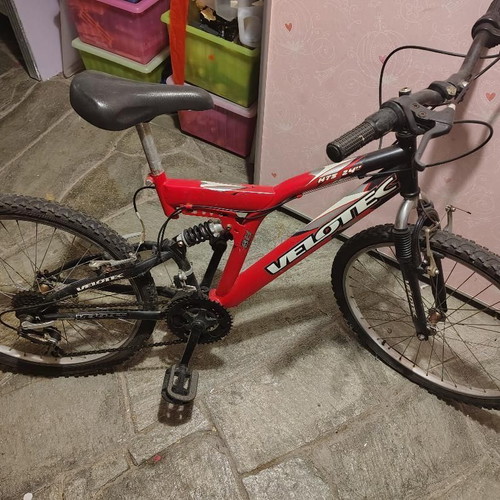 Velotec HTS 24" mountain bike used, red, 24 inch wheels