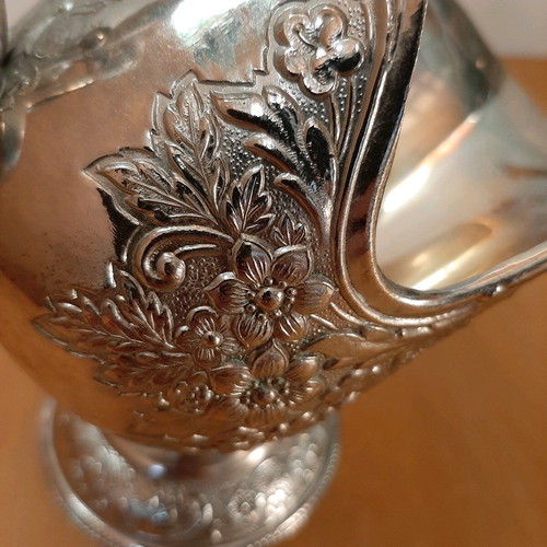 Bronze aristocratic sugar bowl used with silver plating and carved decorations