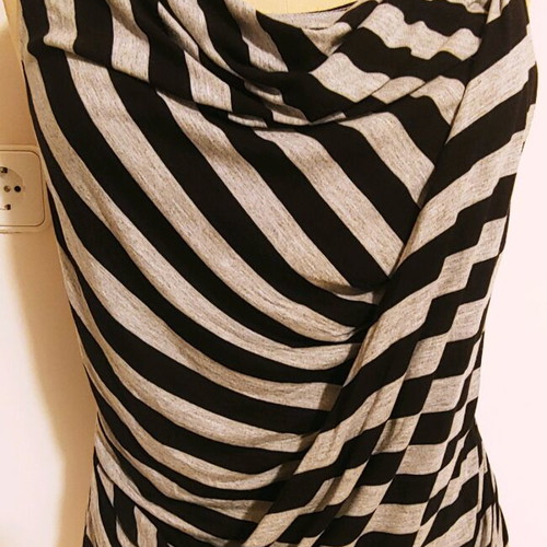 Karen Millen draped striped summer blouse size 12 like new, grey
