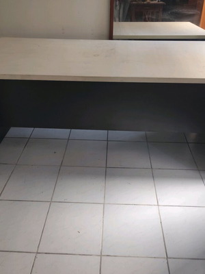 Γραφείο μεγάλο σαν καινούργιο για τοπογράφους, μηχανικούς, δικηγόρους