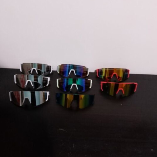 Set of 8 sunglasses, black and white