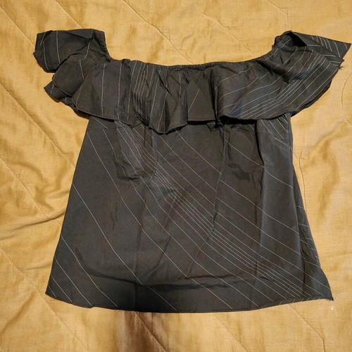Zara black off-shoulder top like new, size S-M