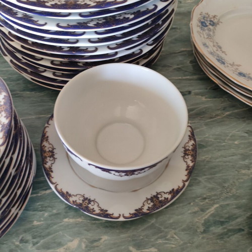 Mitterteich Bavaria porcelain dinnerware set, 48 pieces, cobalt blue and gold filigree