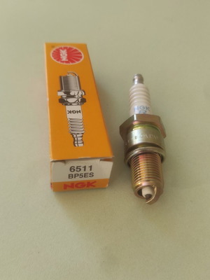 NGK Spark Plugs BP5ES France & BPR5ES Japan New Set of 2