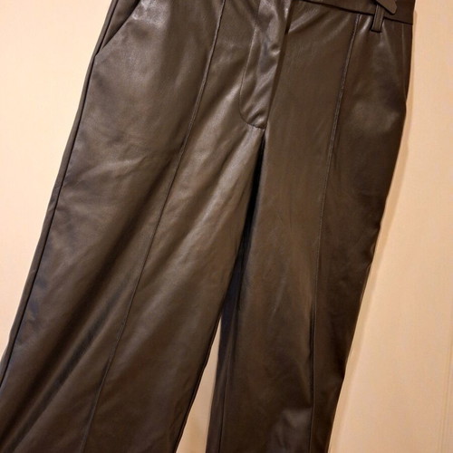 Leather bermuda like new, black, size XS, below the knee