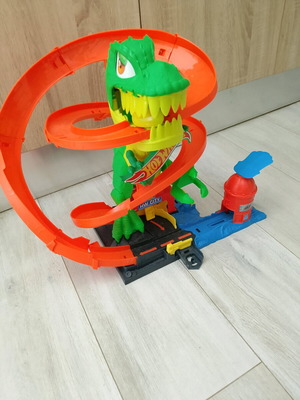 Hot Wheels Tracks like new