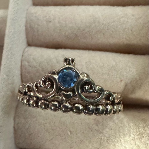 Disney Cinderella ring like new, blue