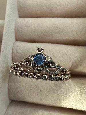 Disney Cinderella ring like new, blue