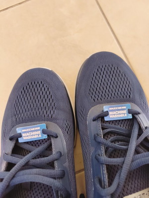 Skechers Lite Weight νούμερο 44 καινούργια αθλητικά παπούτσια με memory foam άσπρο μπλε