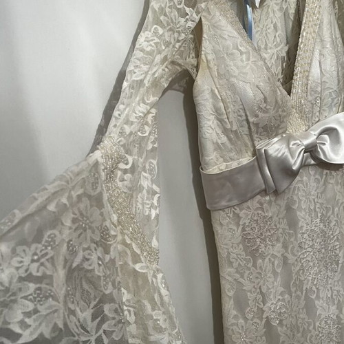 Wedding dress A-Style like new, alpha shape with lace and organza bolero ivory