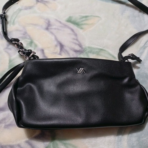 Verde black shoulder bag like new, crossbody