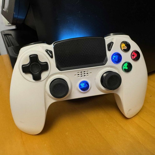 PS4 controller functional, missing R2 button, battery very good
