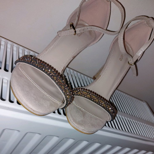 Migato sandals new, size 37, nude with rose gold rhinestones