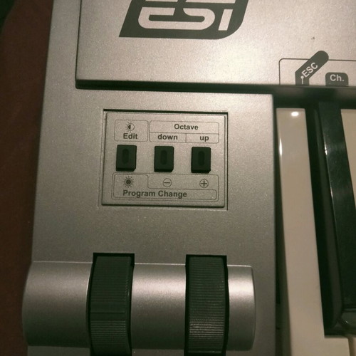 ESI KeyControl 49+ MIDI Keyboard like new, 49 keys