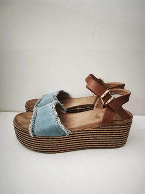 Flatform πέδιλα Ideal Shoes σαν καινούργιο, νούμερο 41, μπλε και καφέ