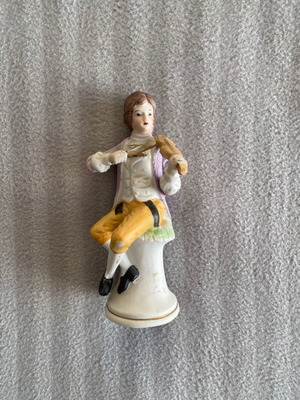Decorative The Violinist used