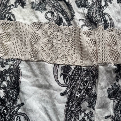 Summer dress size M used, black and white, with side tear