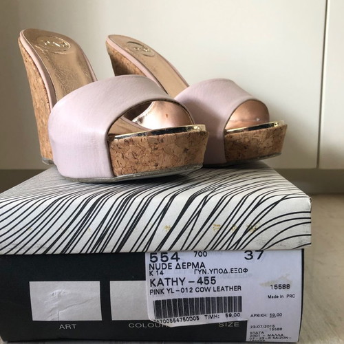 Exe leather platform shoes used, nude color
