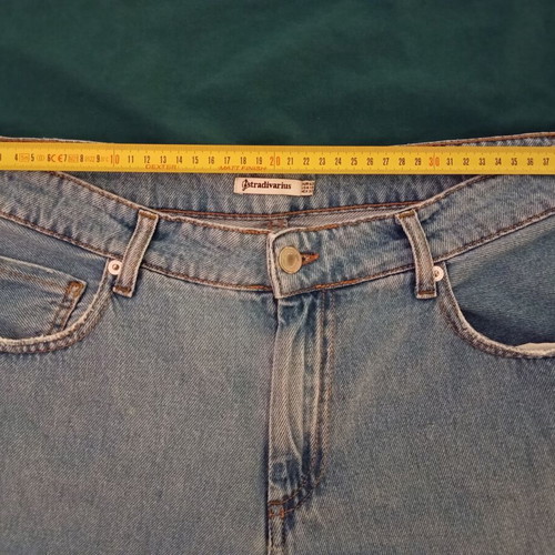 Stradivarius summer cropped jeans with ruffles, like new, large