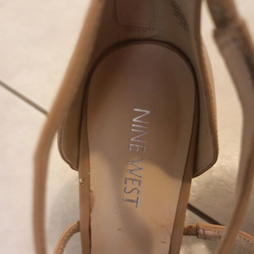 Nine West pumps size 39 like new, beige