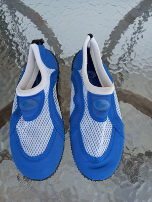 Sea shoes like new, size 38