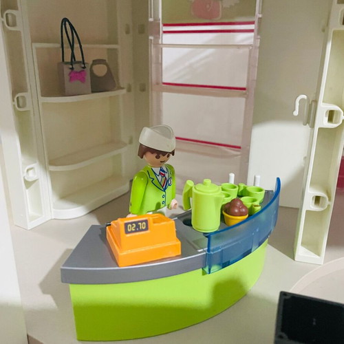 Playmobil 5485 City Life Shopping Mall used with elevator and figures