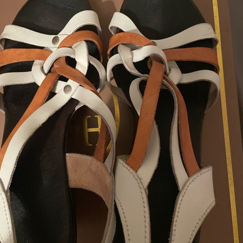 Leather sandals used no.37 white and orange