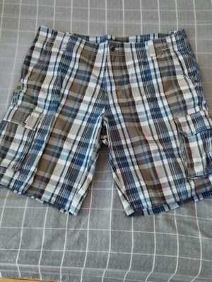 Cargo shorts used, men's plaid with pockets