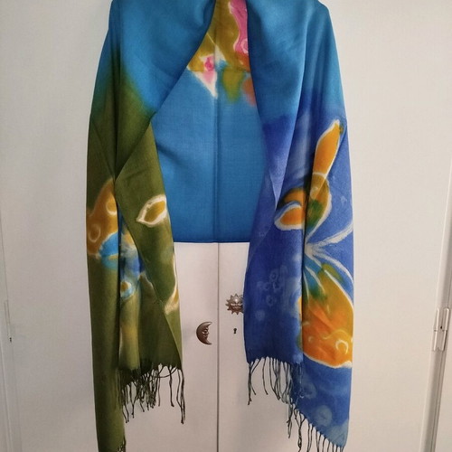 Scarf shawl blue with butterflies like new, 100% pashmina