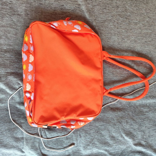 Pucca large shoulder bag like new with inner pocket orange