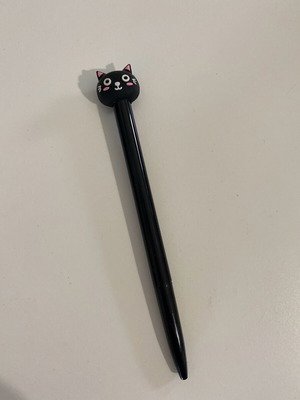 Paperchase pen with cat design like new