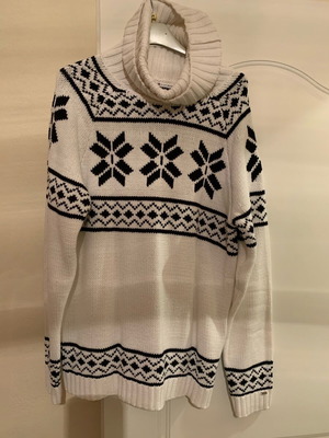 Tommy Hilfiger white sweater with diamonds, like new, size M