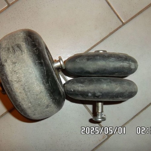 Skate wheels used, set of 4, one double, functional