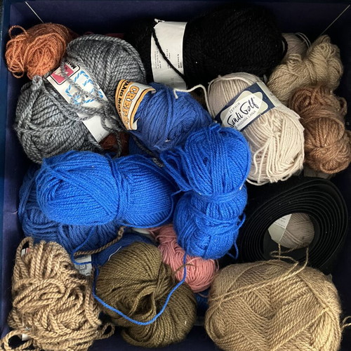 Knitting needles wool and embroidery set like new