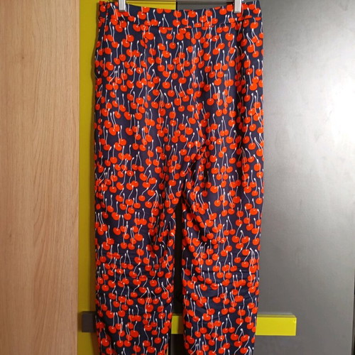 Victoria Beckham women's cherry print pants size 40 like new