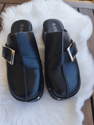 Mules women's black size 39 like new
