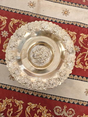 Metal bowl with embossed patterns new, height 5cm diameter 24cm