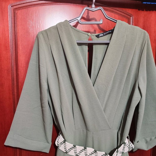 Zara jumpsuit with belt like new, size S