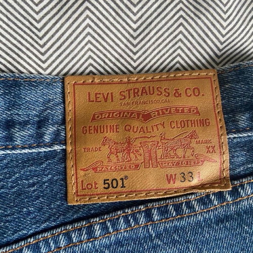Levi's original size 33 denim shorts bermudas like new, pack of 2